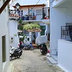 The Lemoni House - Skyathos- 2-bedroom Apartment